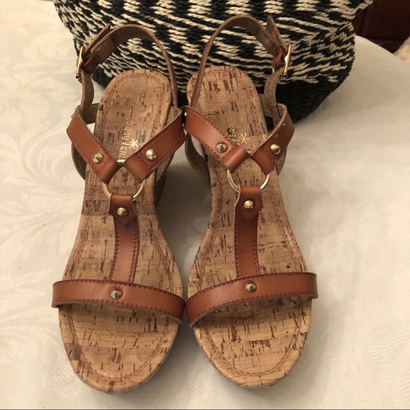 Cute brown sandal wedge - Picture 3 of 8